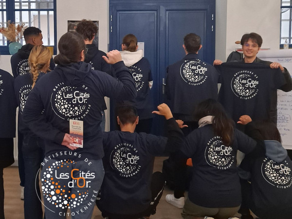 Un groupe de jeunes des Cités d'Or